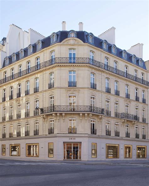 dior 30 avenue montaigne.